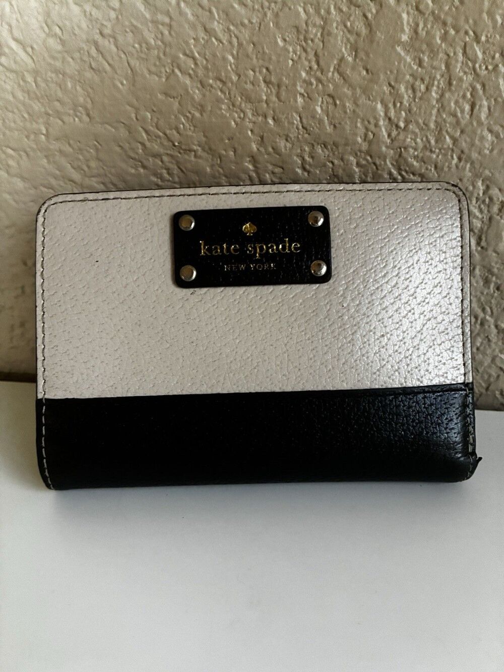 Kate Spade New York Colorblock Bifold Wallet Card Holder ID Window White Black